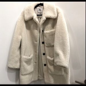 Women’s teddy bear faux fur coat (Zara)
